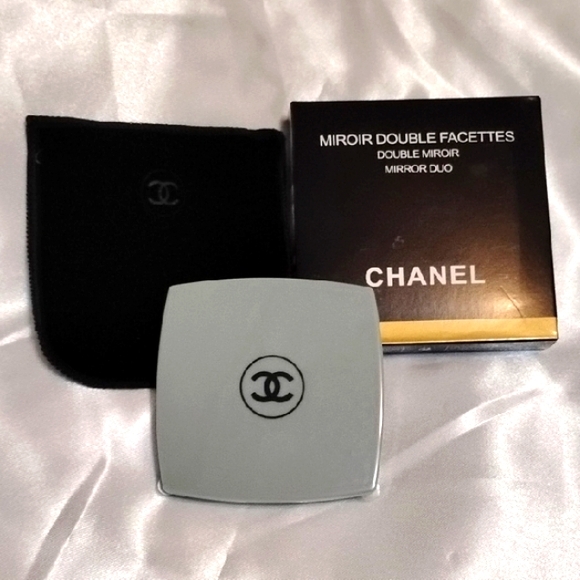 CHANEL New Authentic Dual Compact Mirror with Black Case!✨$350 Retail - Picture 5 of 6